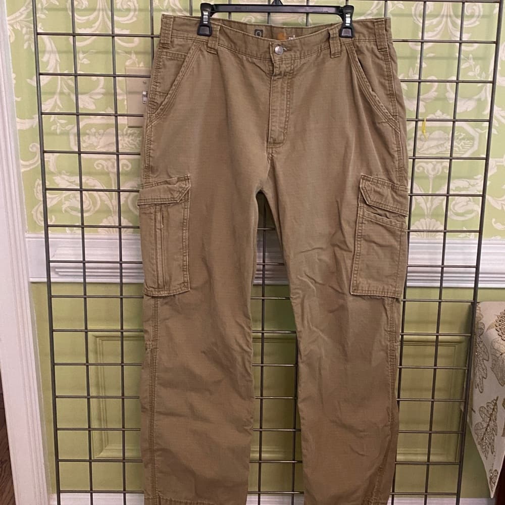 Carhartt pants and two shirts* - Thumbnail 10