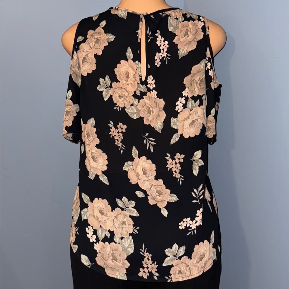 Sienna Sky Cold-Shoulder Top, Size Small - Thumbnail 2