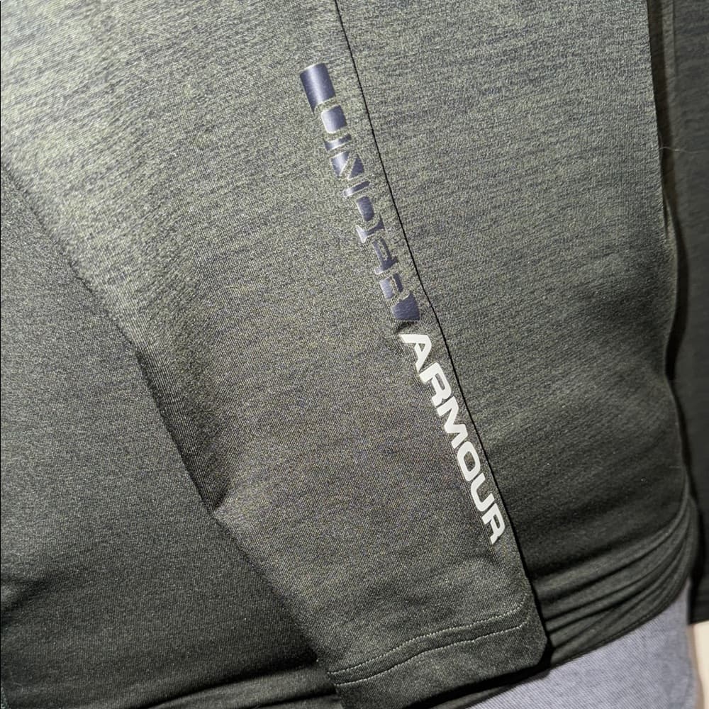 Under Armour Women's Black Sweatshirt