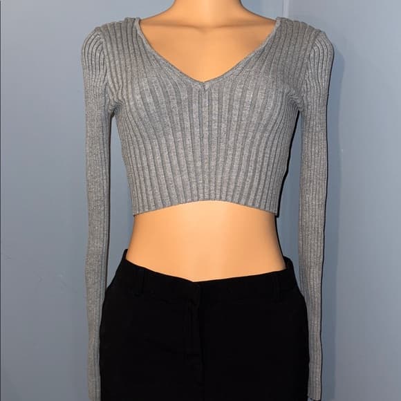 Hera Collection Gray Ribbed V-Neck Crop Top - Size Small - Thumbnail 7