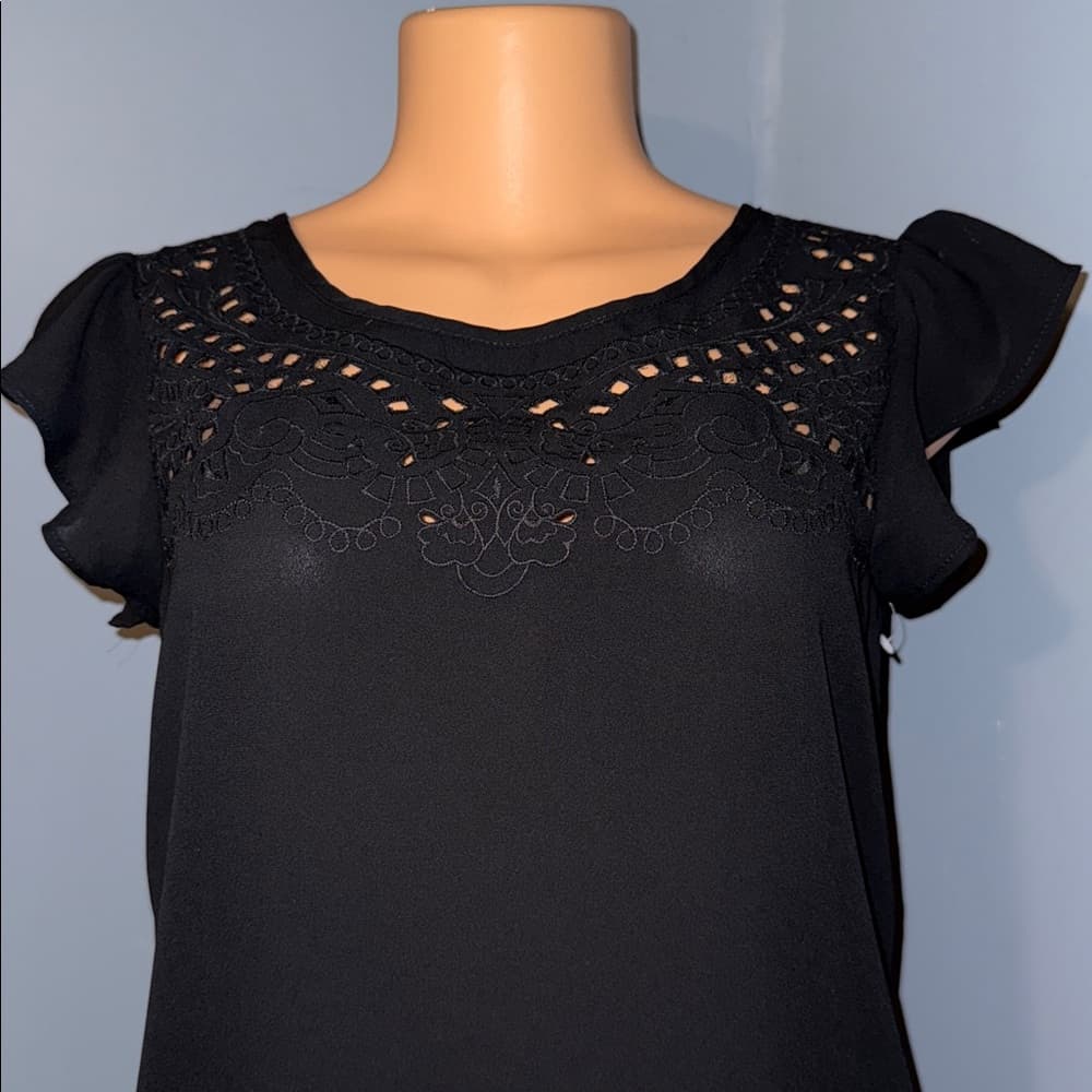 Elegant Black Lace Detail Blouse – Size XS - Thumbnail 2
