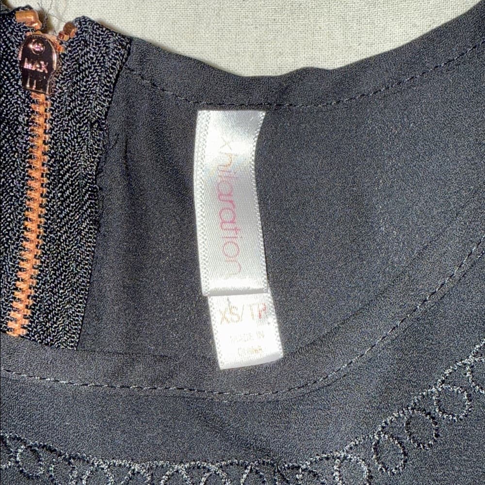 Elegant Black Lace Detail Blouse – Size XS - Thumbnail 5