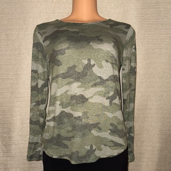 Old Navy camo long sleeve shirt - Thumbnail 3