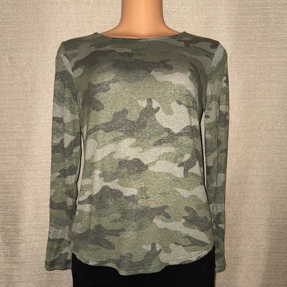 Old Navy camo long sleeve shirt - Thumbnail 2