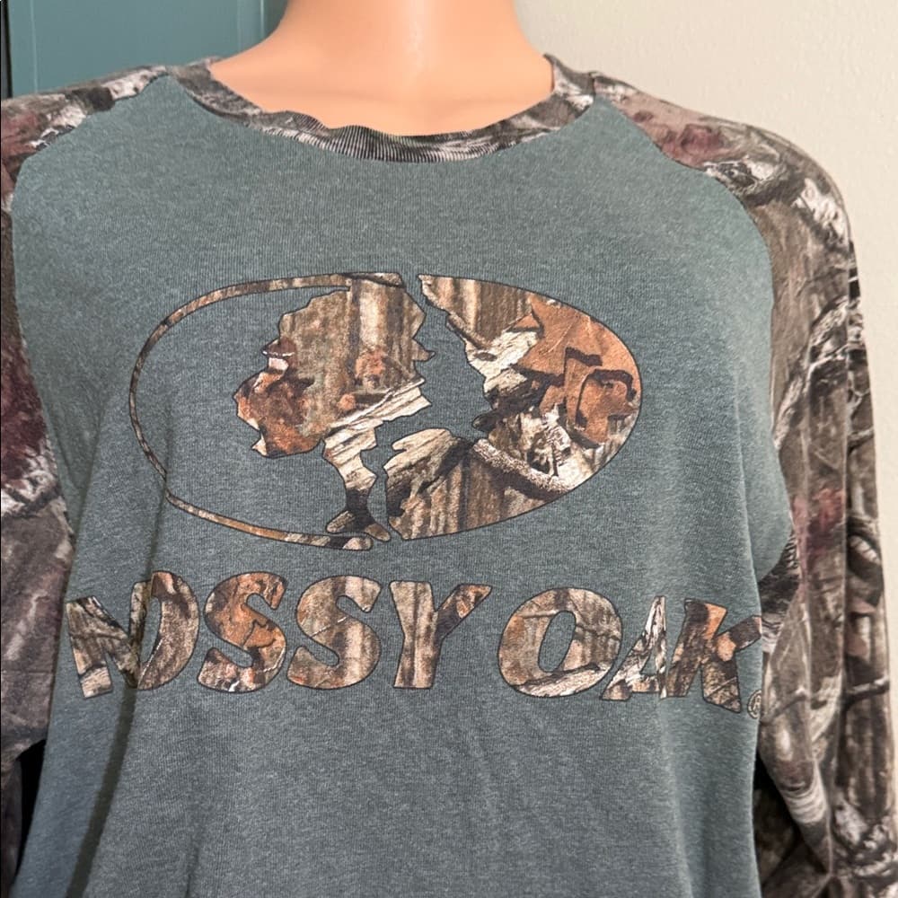 Mossy Oak Women's Forest Green Camo Long Sleeve Tee