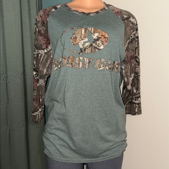 Mossy Oak Women's Forest Green Camo Long Sleeve Tee - Thumbnail 4