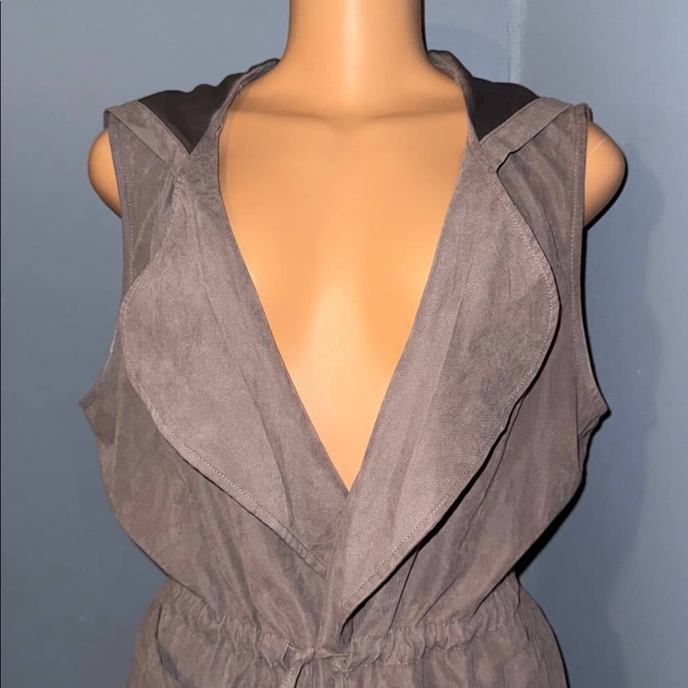 Papaya Sleeveless Hooded Vest - Size Medium - Thumbnail 2