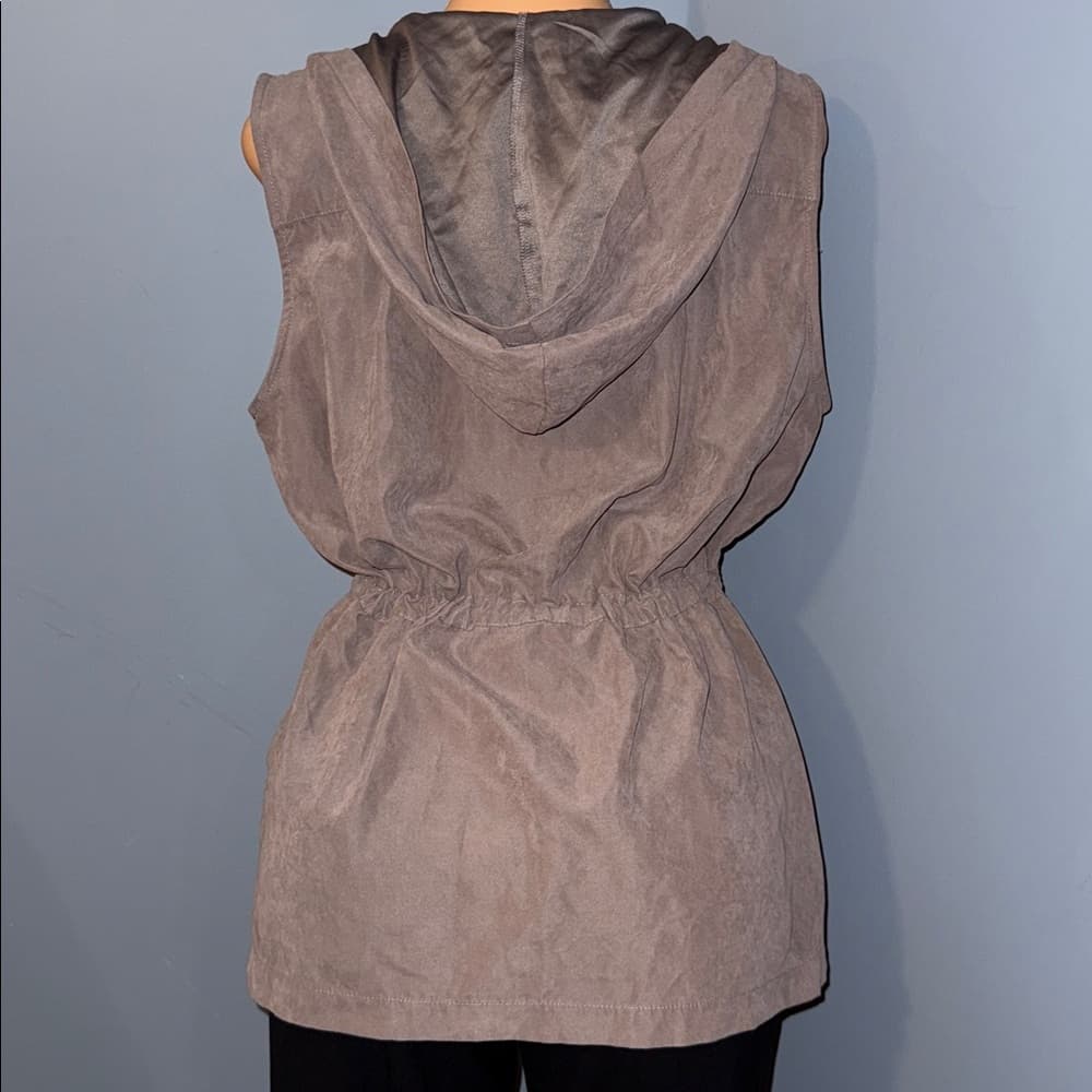 Papaya Sleeveless Hooded Vest - Size Medium - Thumbnail 3