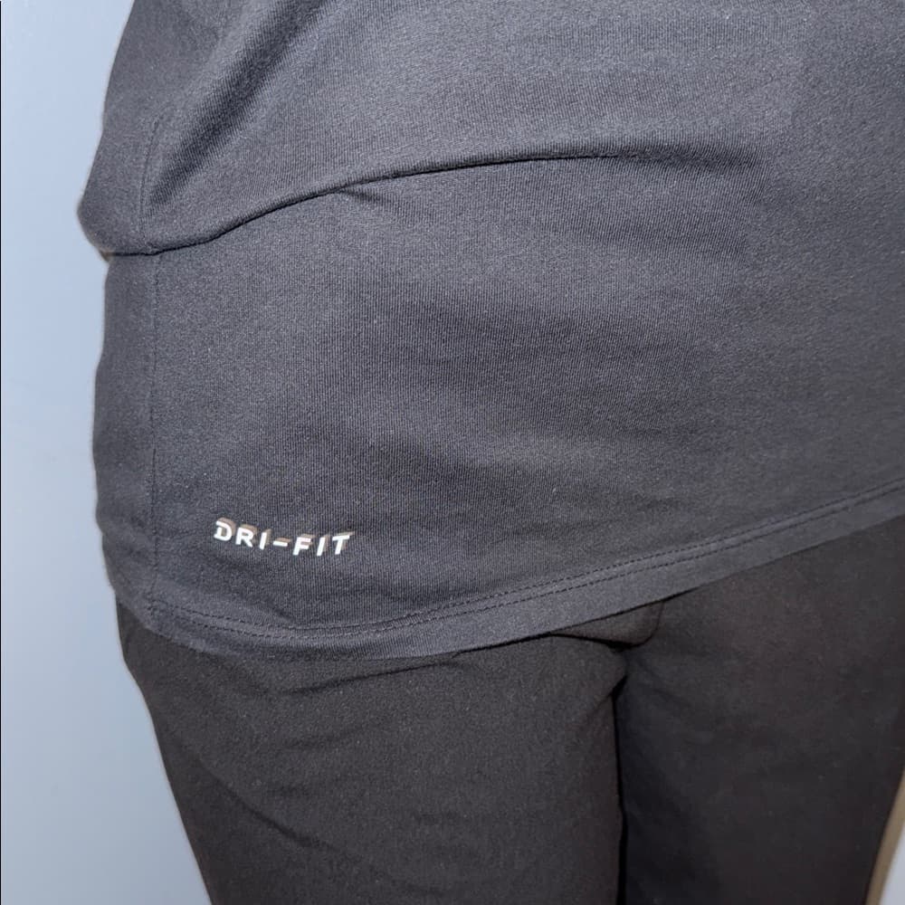 Nike Dri-FIT T-Shirt - Size Small