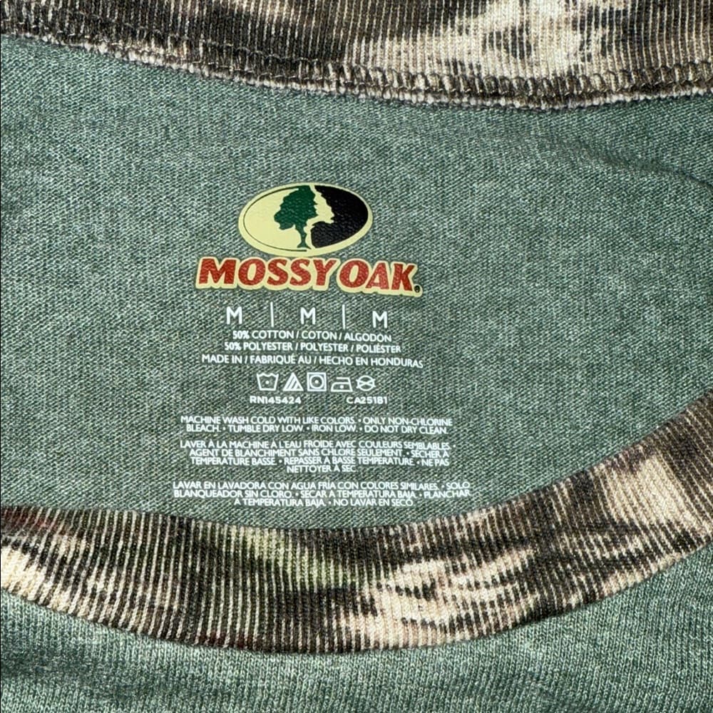 Mossy Oak Women's Forest Green Camo Long Sleeve Tee - Thumbnail 2