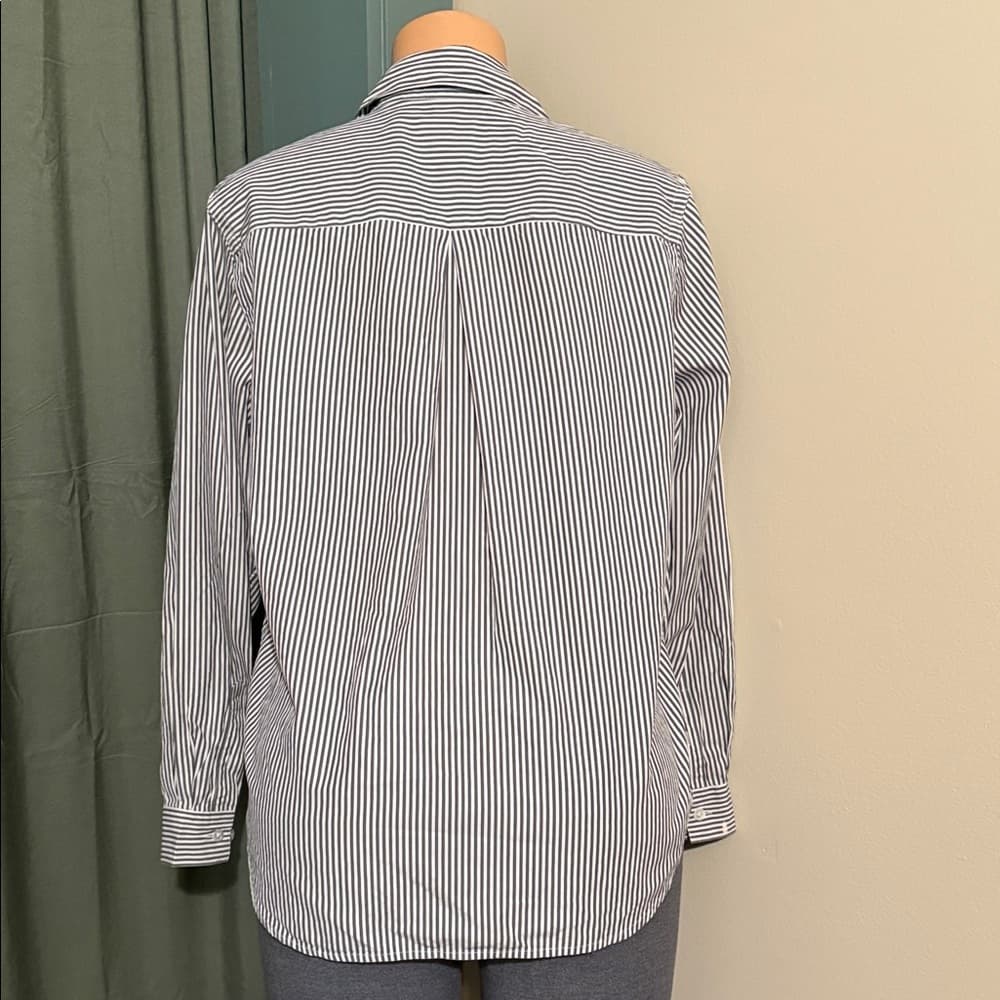 Classic Black and White Striped Shirt - Thumbnail 2