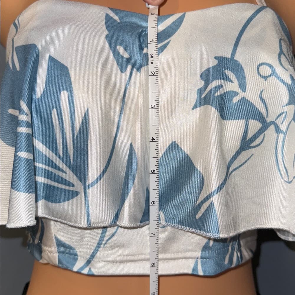 Elegant Floral Crop Top - Size M - Thumbnail 2