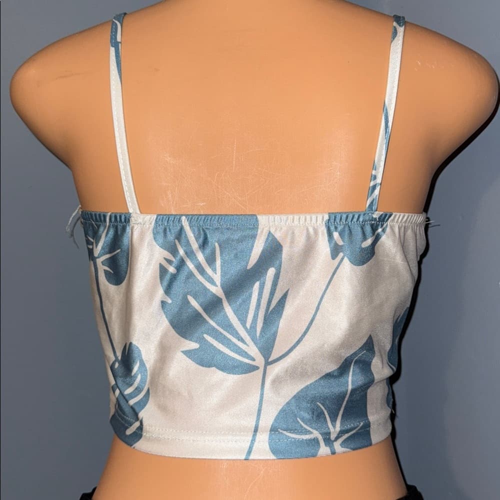 Elegant Floral Crop Top - Size M - Thumbnail 4