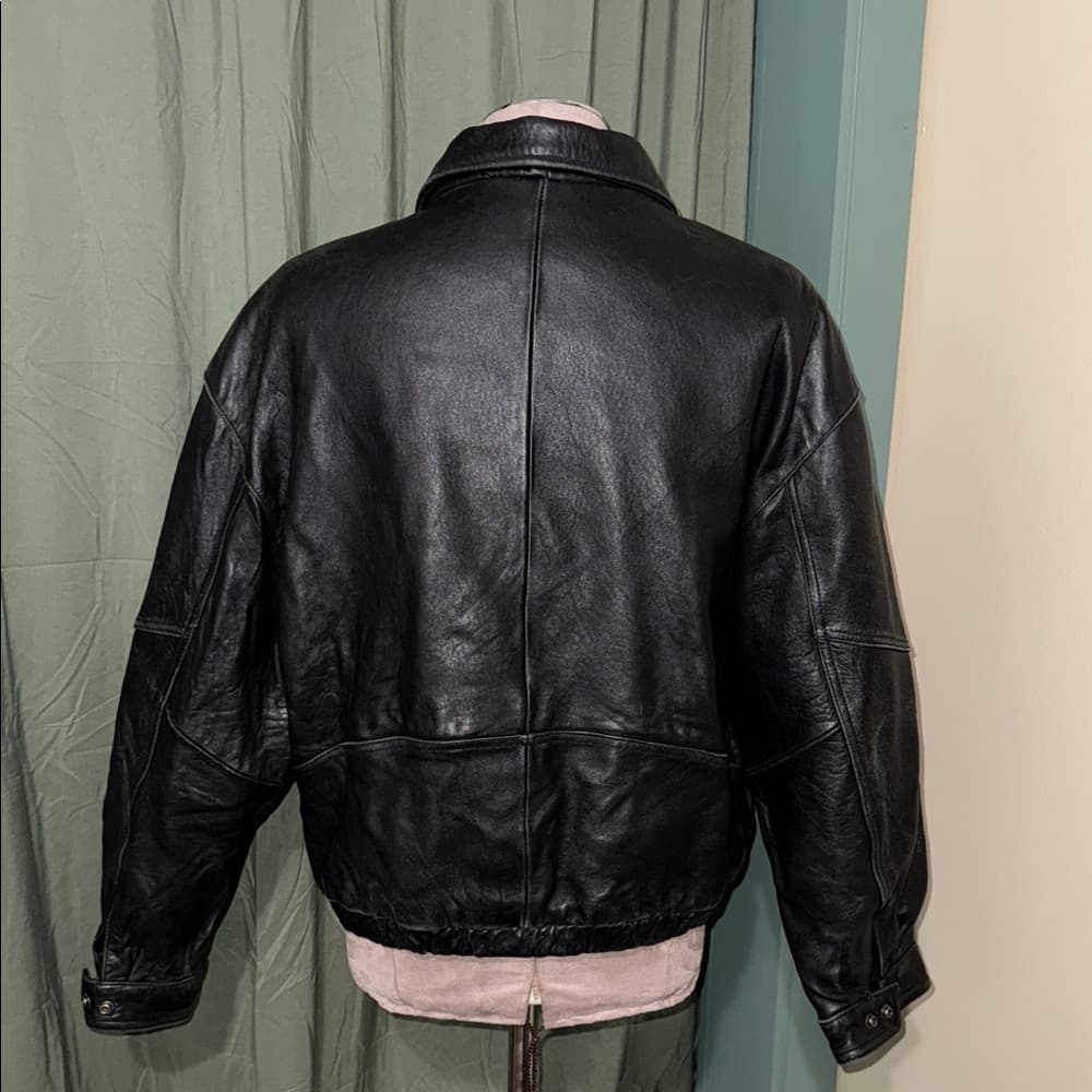 Vintage Avalanche Men's Black Leather Bomber Jacket