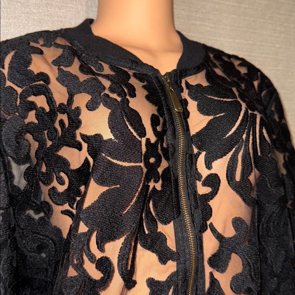 Elegant black lace floral zipper jacket
