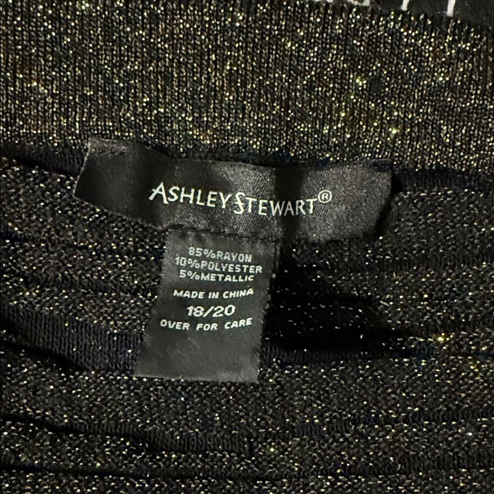 Ashley Stewart Black and Gold V-Neck Sweater - Thumbnail 3