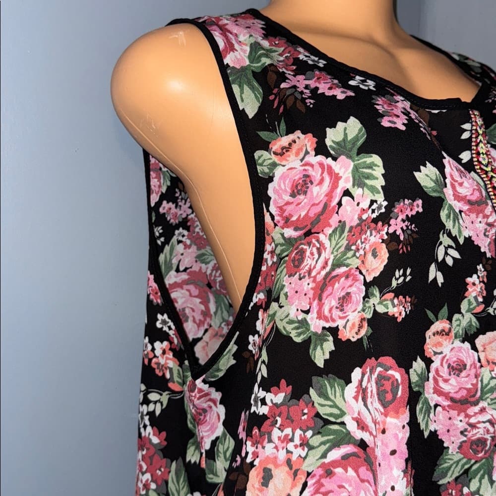 Stylish Floral Sleeveless Tunic Top, Size 1X - Thumbnail 2