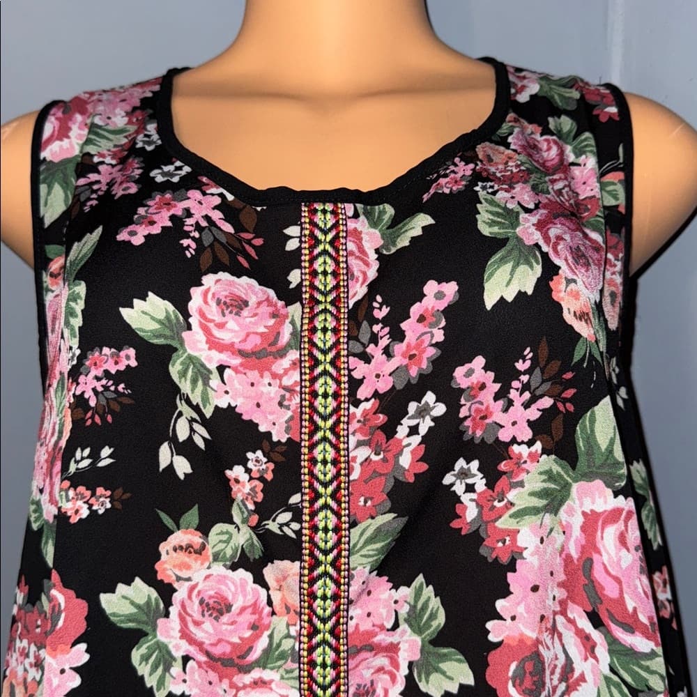 Stylish Floral Sleeveless Tunic Top, Size 1X