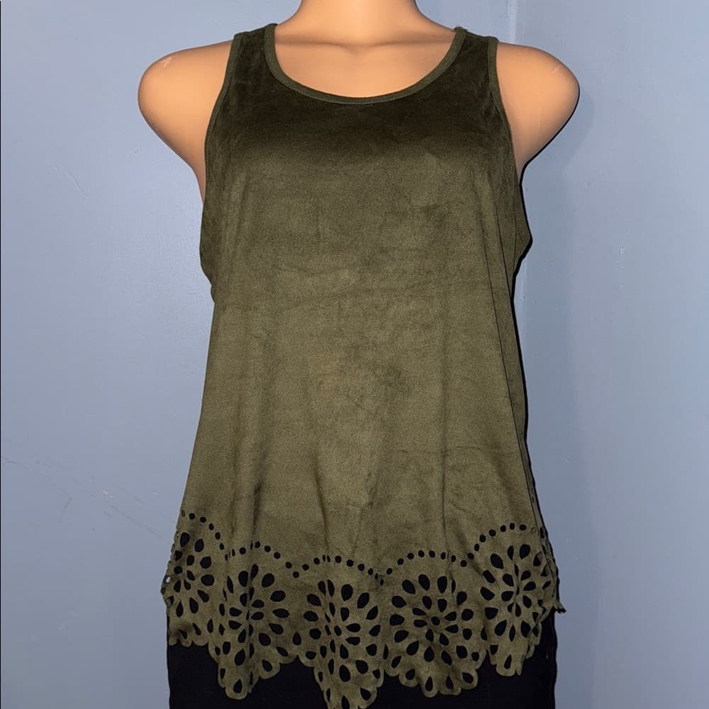 Sweet Wanderer Olive Sleeveless Top with Laser Cut Hem - Size Small - Thumbnail 7