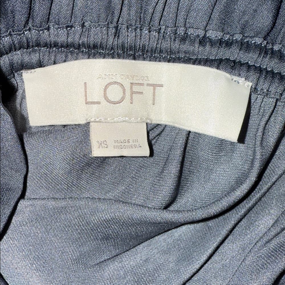 Elegant LOFT Sleeveless Blouse – Size XS - Thumbnail 3