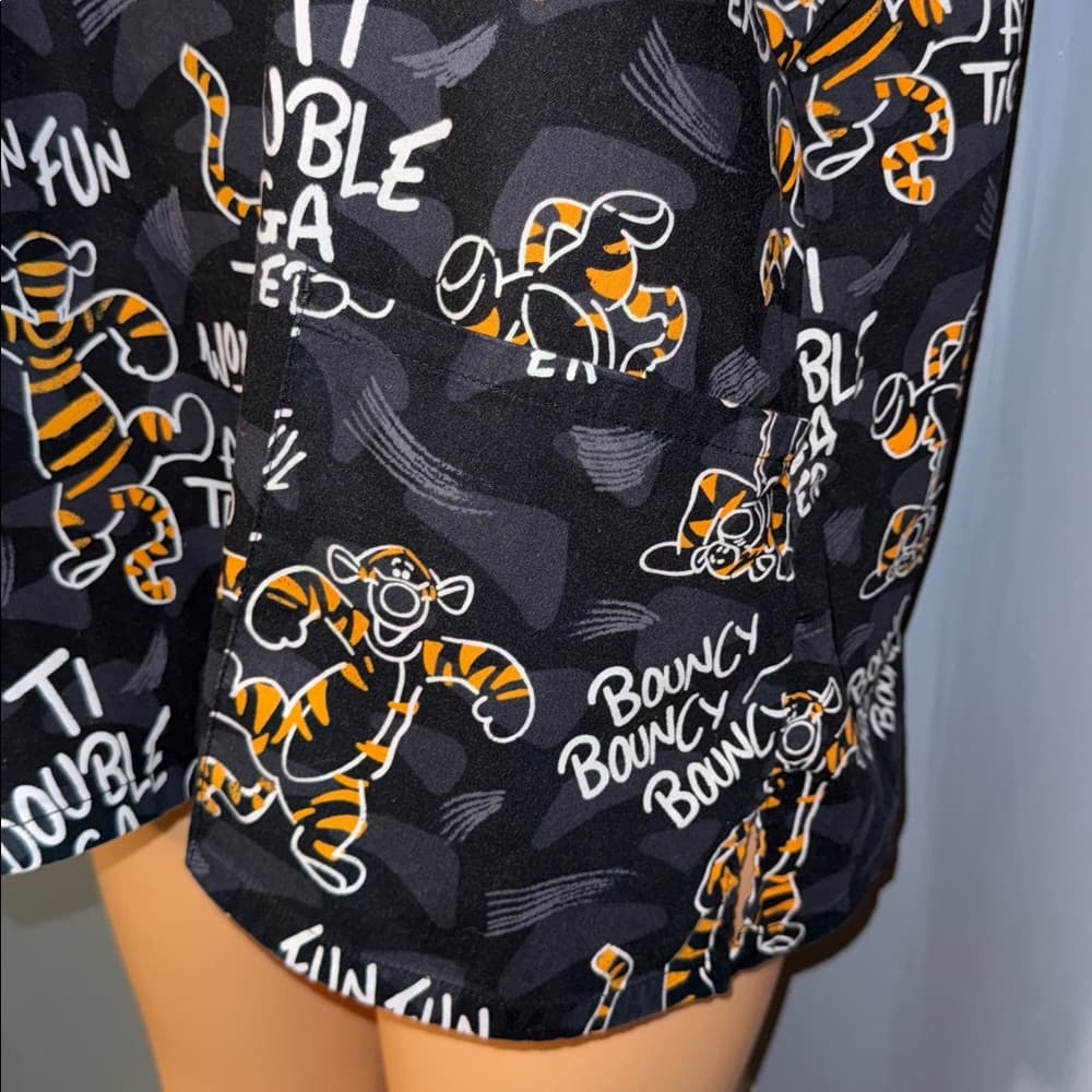 Disney Tigger Scrub Top - Size 2X** - Thumbnail 4