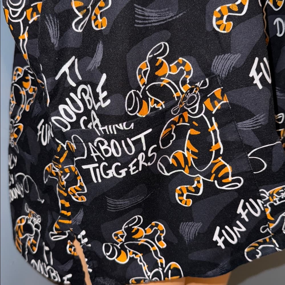 Disney Tigger Scrub Top - Size 2X** - Thumbnail 3