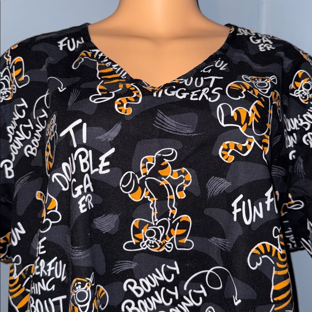 Disney Tigger Scrub Top - Size 2X** - Thumbnail 2