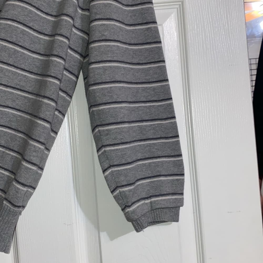 Grey striped sweater with double cuffed sleeves - Thumbnail 4