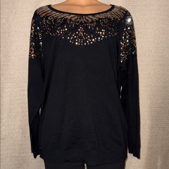 Black sweater with sequins embellishments - Thumbnail 6
