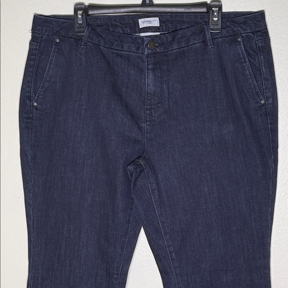 Liz Claiborne flared jeans - Thumbnail 2