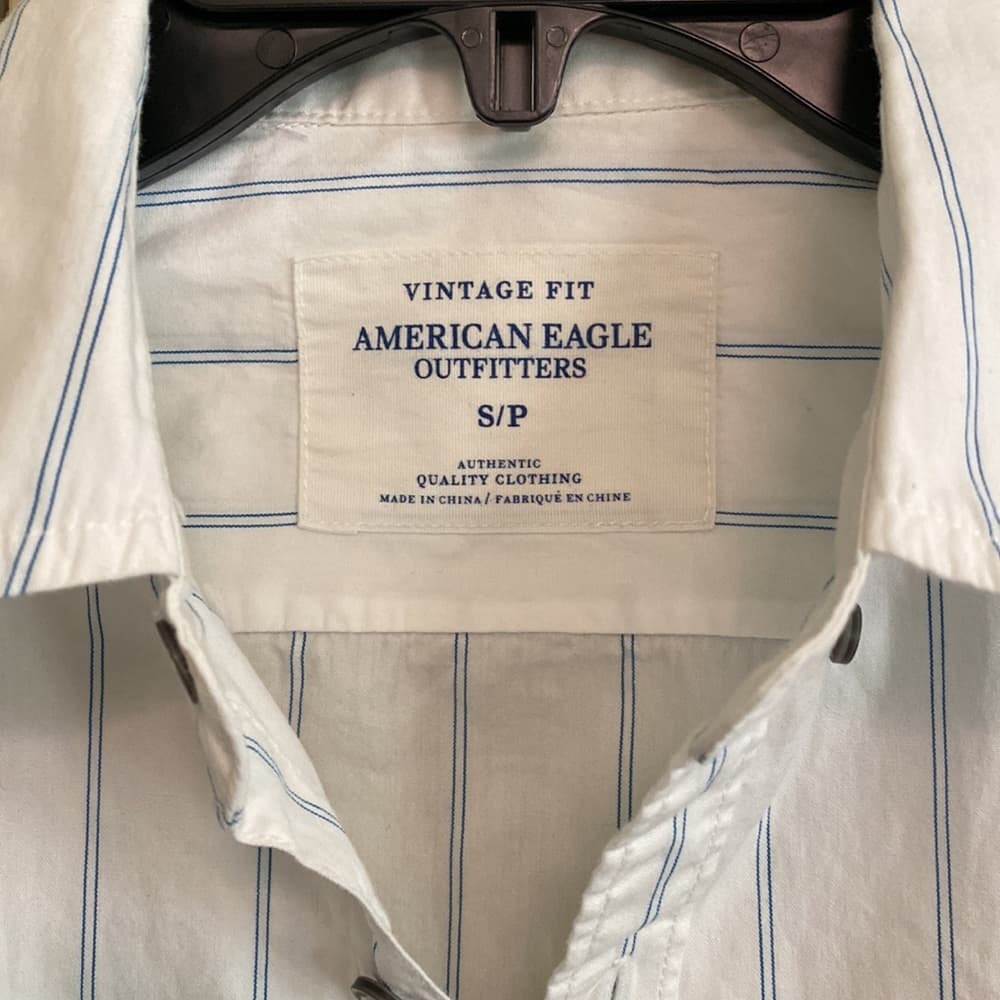 American Eagle button down short sleeve shirt* - Thumbnail 2