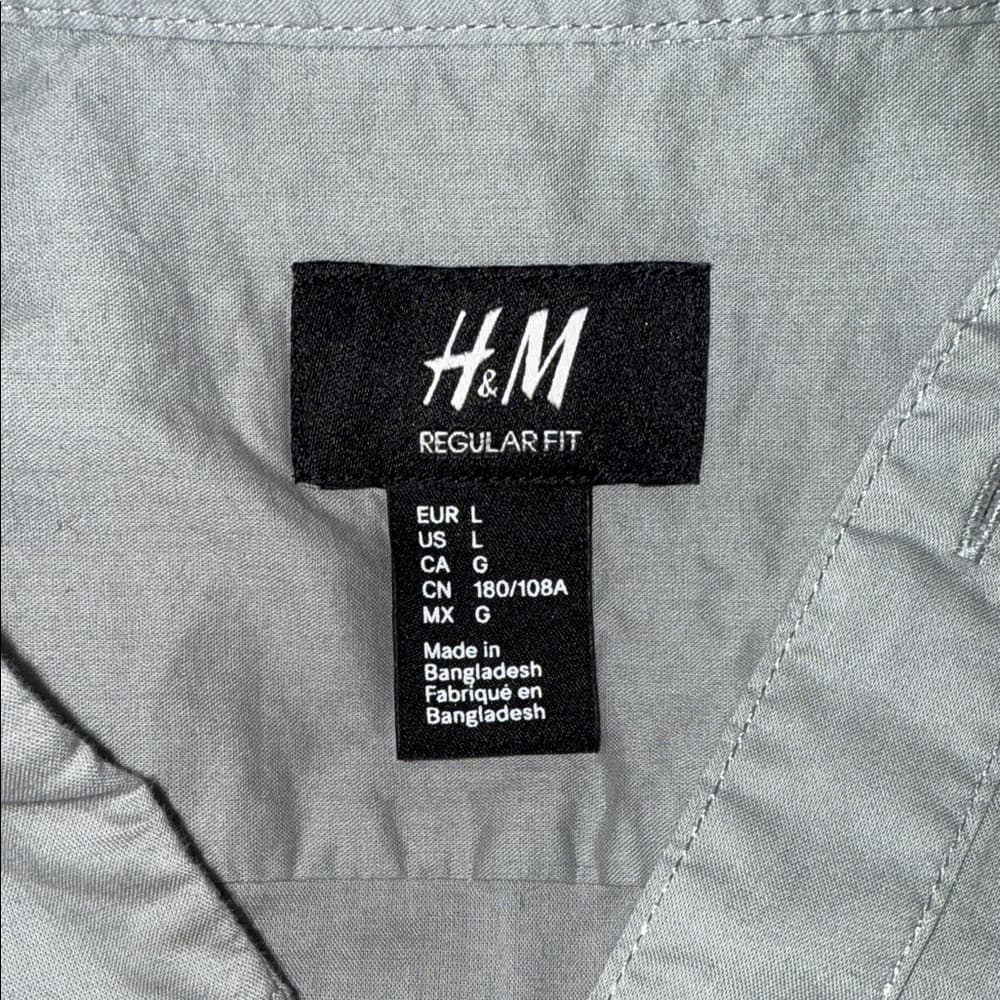 H&M Men's Light Gray Casual Button-Down Shirt - Thumbnail 2