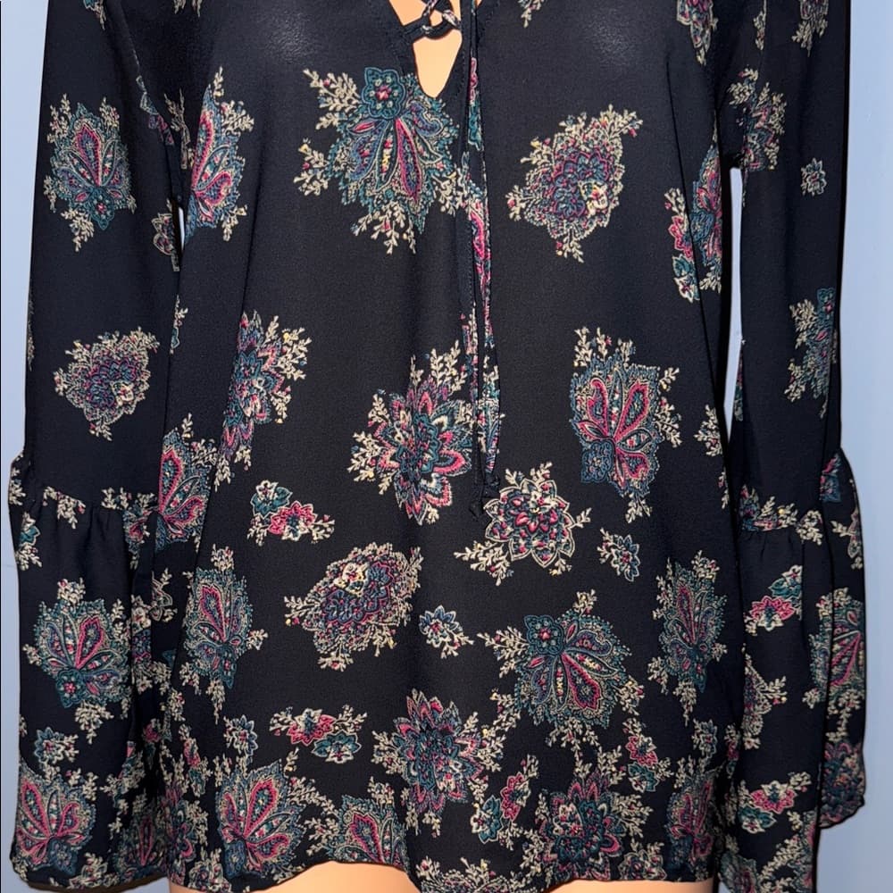 Abercrombie & Fitch Black Floral Lace-Up Blouse - Thumbnail 2
