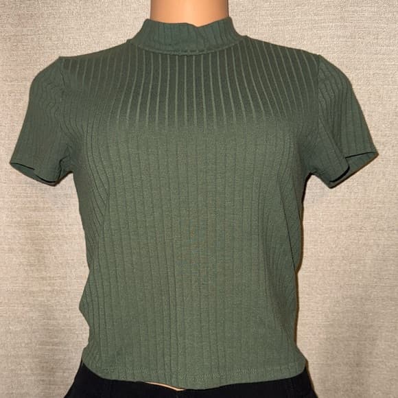 Ribbed olive green mock neck top - Thumbnail 3
