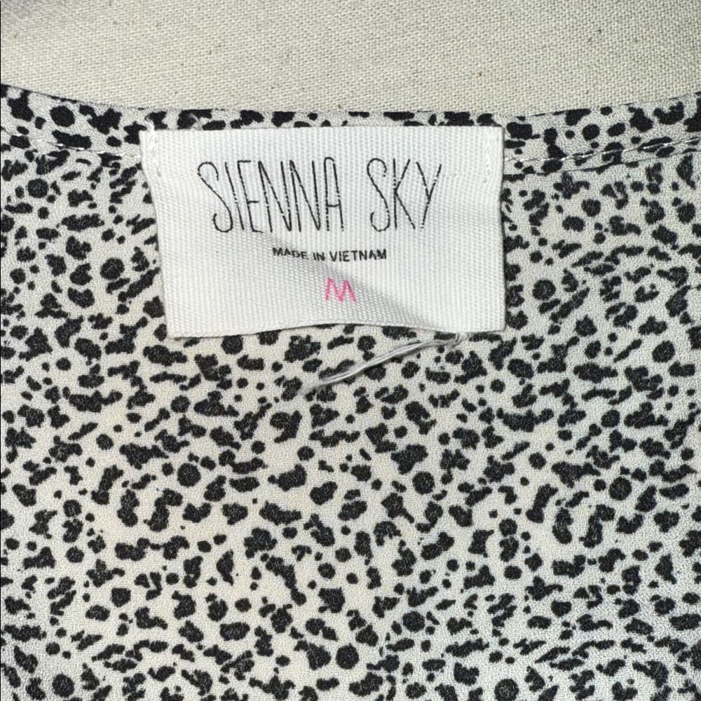 **Sienna Sky Blouse - Size Medium** - Thumbnail 3
