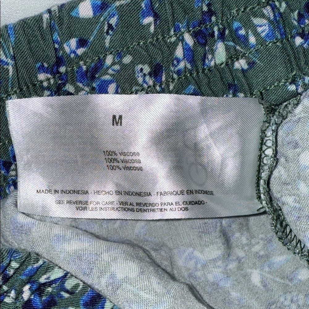 Jessica Simpson Navy Floral Capris - Thumbnail 4