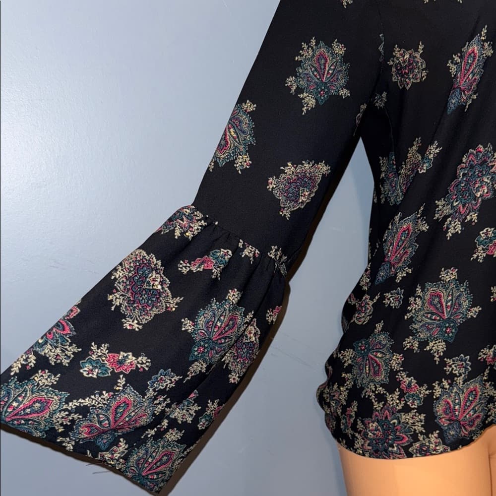 Abercrombie & Fitch Black Floral Lace-Up Blouse - Thumbnail 3