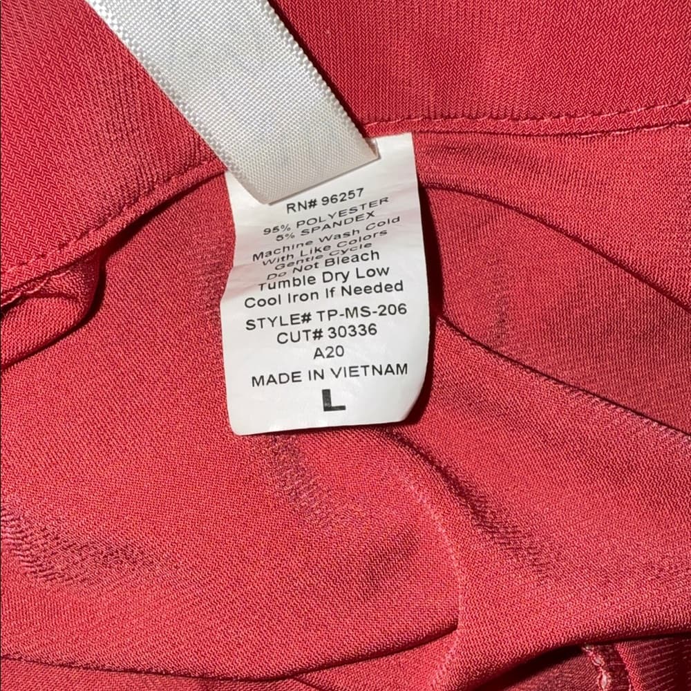 Chic Sleeveless Button-Up Blouse in Vibrant Pink - Thumbnail 3