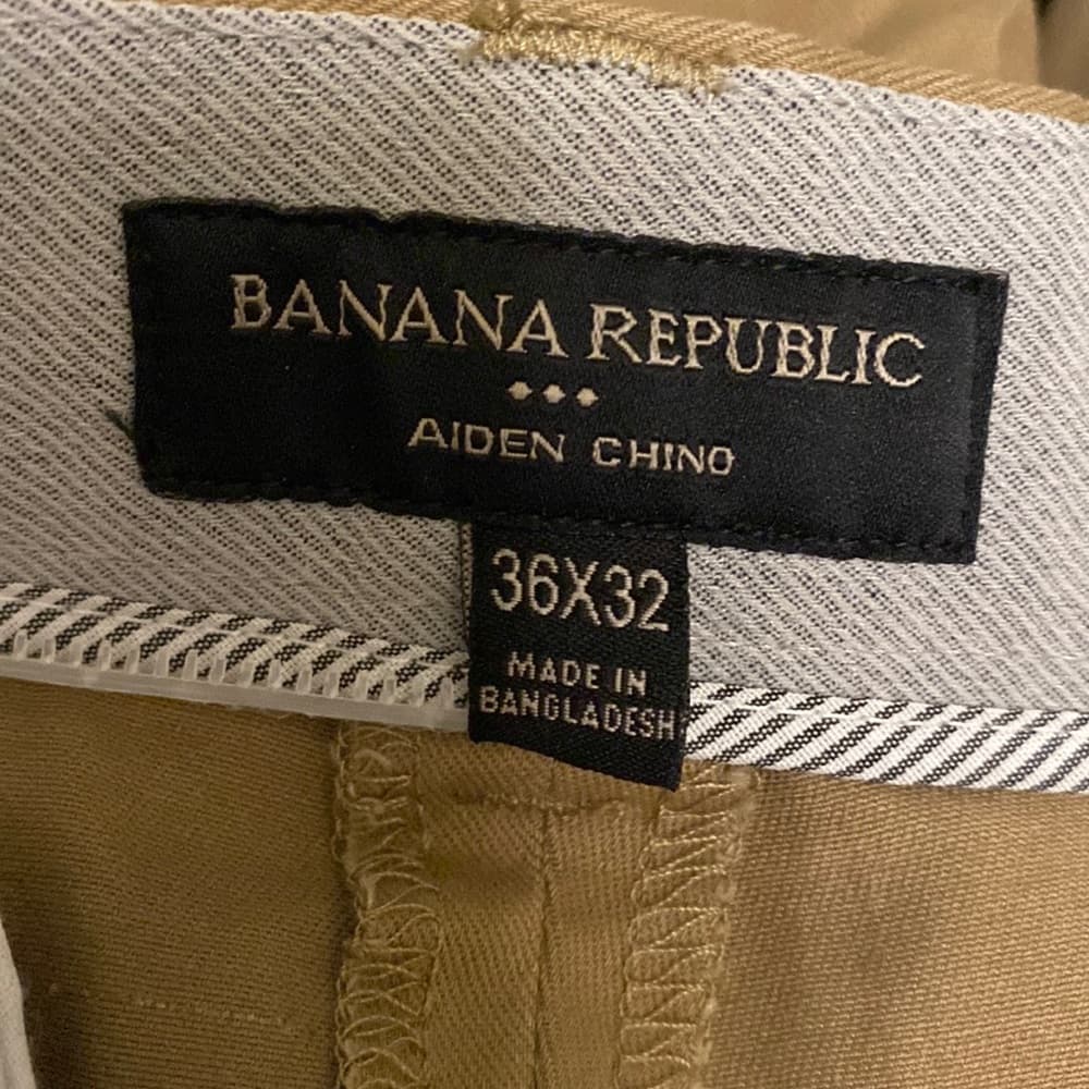 36 x 32 Banana Republic Aiden Chino khakis - Thumbnail 2