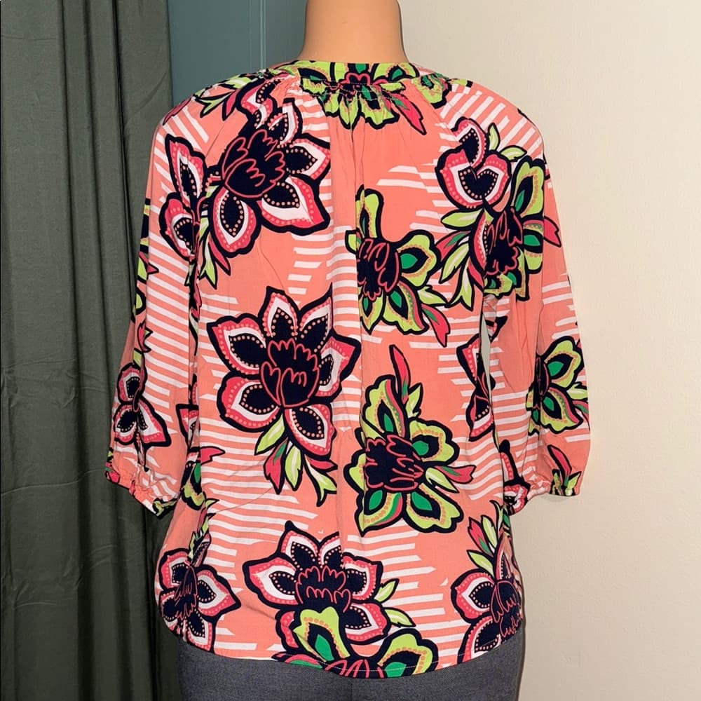 Crown & Ivy Pink and Green Floral Blouse - Thumbnail 3
