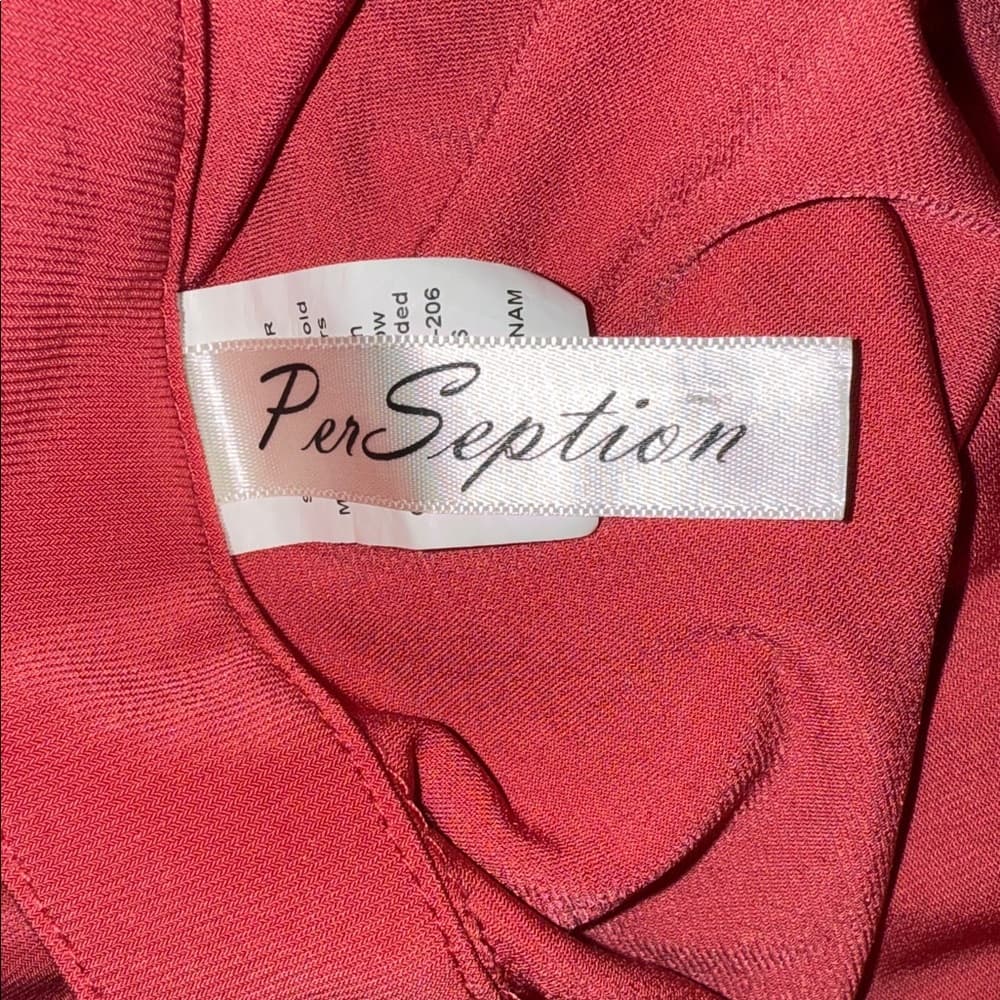 Chic Sleeveless Button-Up Blouse in Vibrant Pink - Thumbnail 2