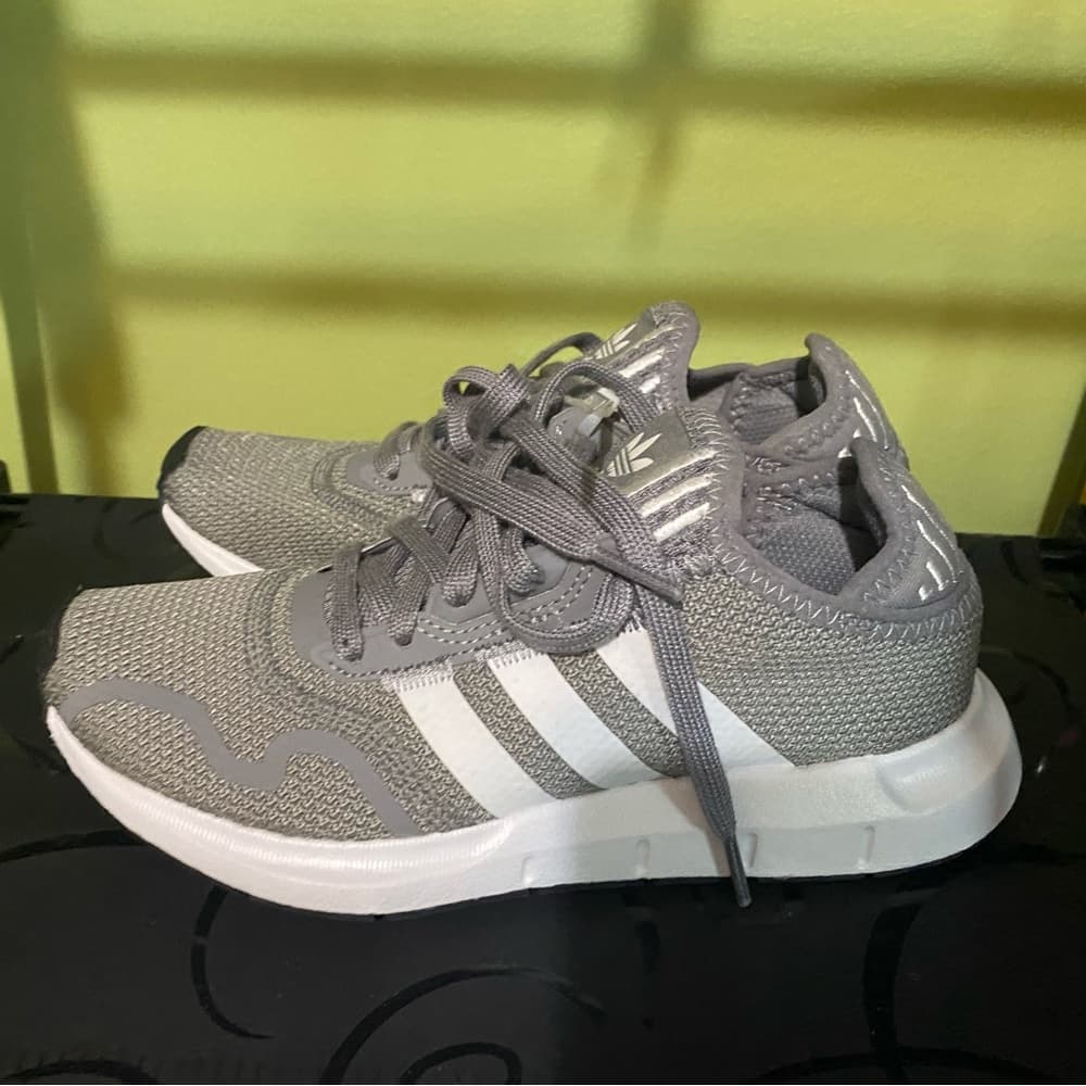 Adidas Sneakers - Thumbnail 3