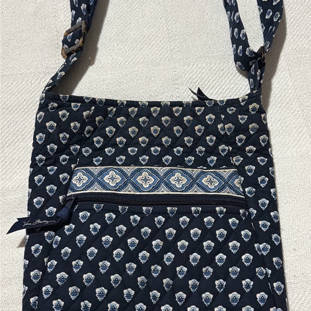 Vera Bradley Navy and White Patterned Crossbody Bag - Thumbnail 7