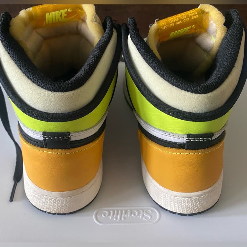 Nike Air Jordan 1 Retro High Big Kids OG Volt Gold Sneakers* - Thumbnail 4