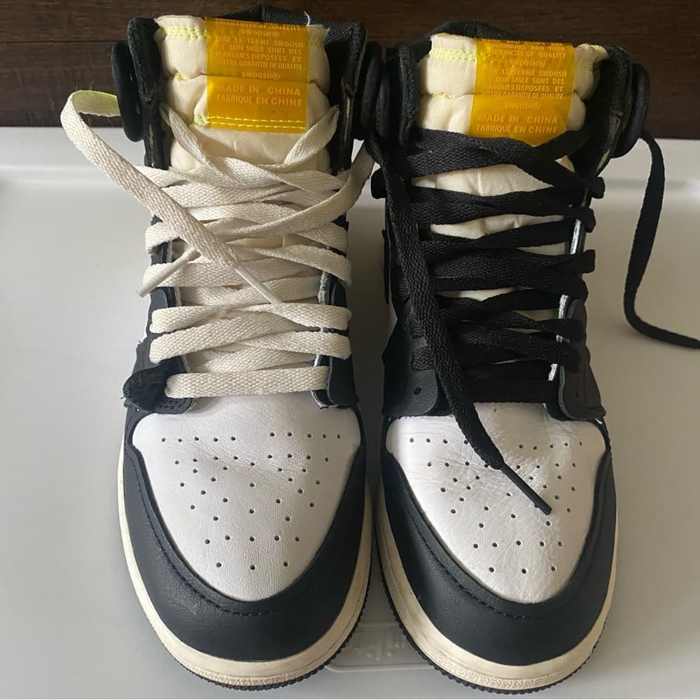 Nike Air Jordan 1 Retro High Big Kids OG Volt Gold Sneakers* - Thumbnail 3