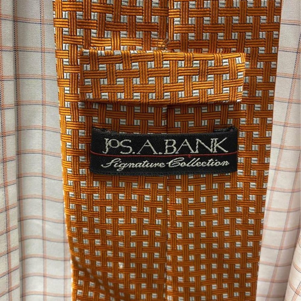 Brand new Jos. A. Banks suit. New with tags - Thumbnail 7