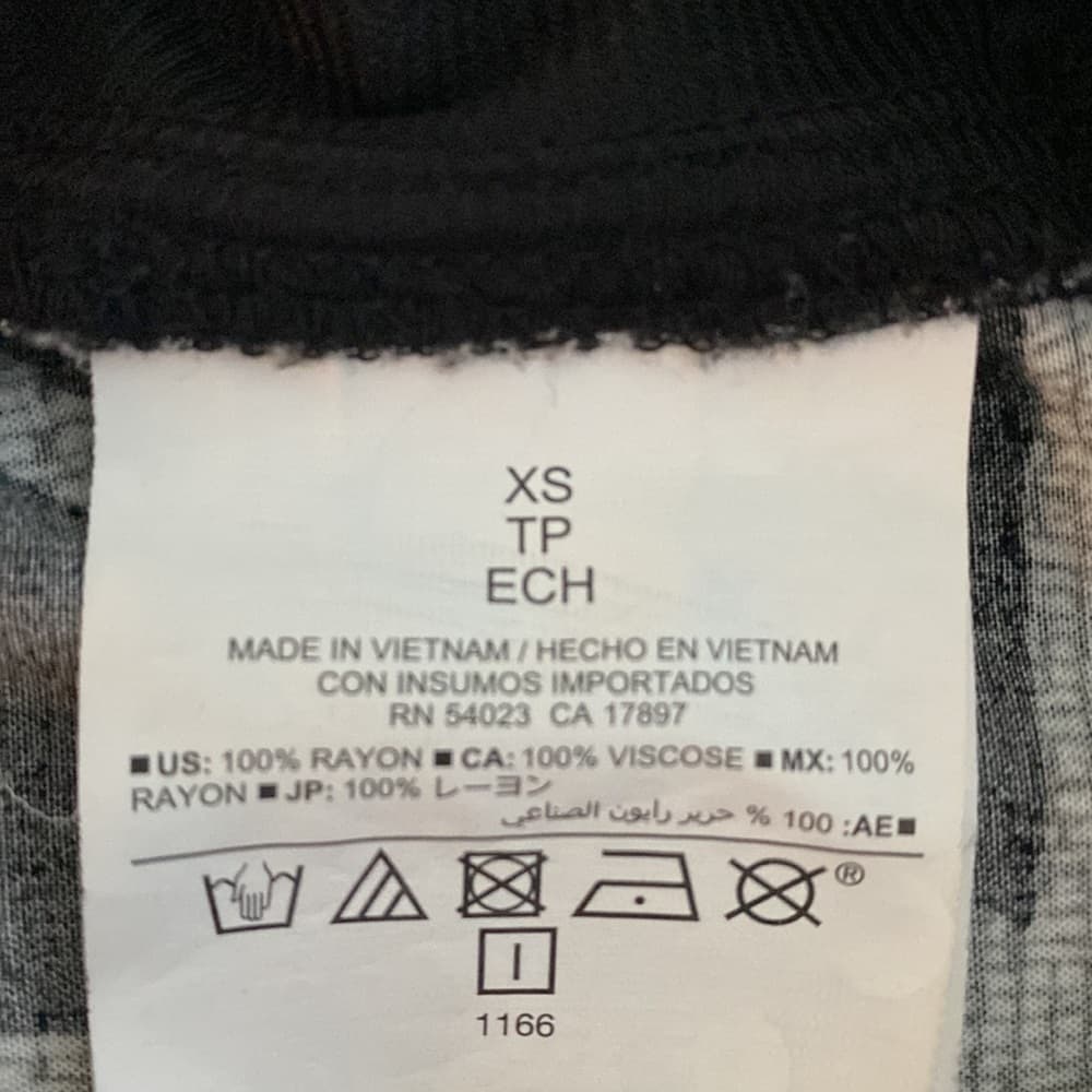 Old Navy lightweight drawstring lounge pants with elastic ankles and pockets - Thumbnail 3