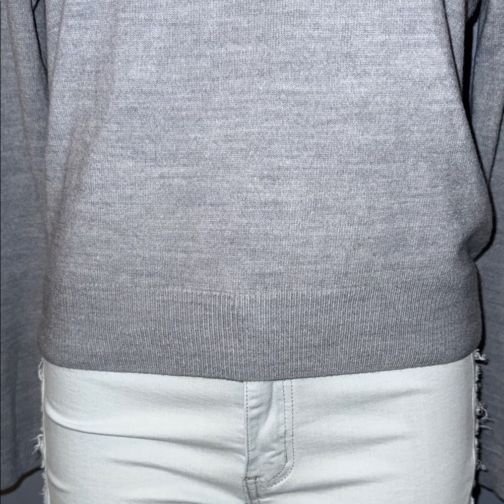 Sag Harbor Grey Long Sleeve Sweater - Size Medium - Thumbnail 2