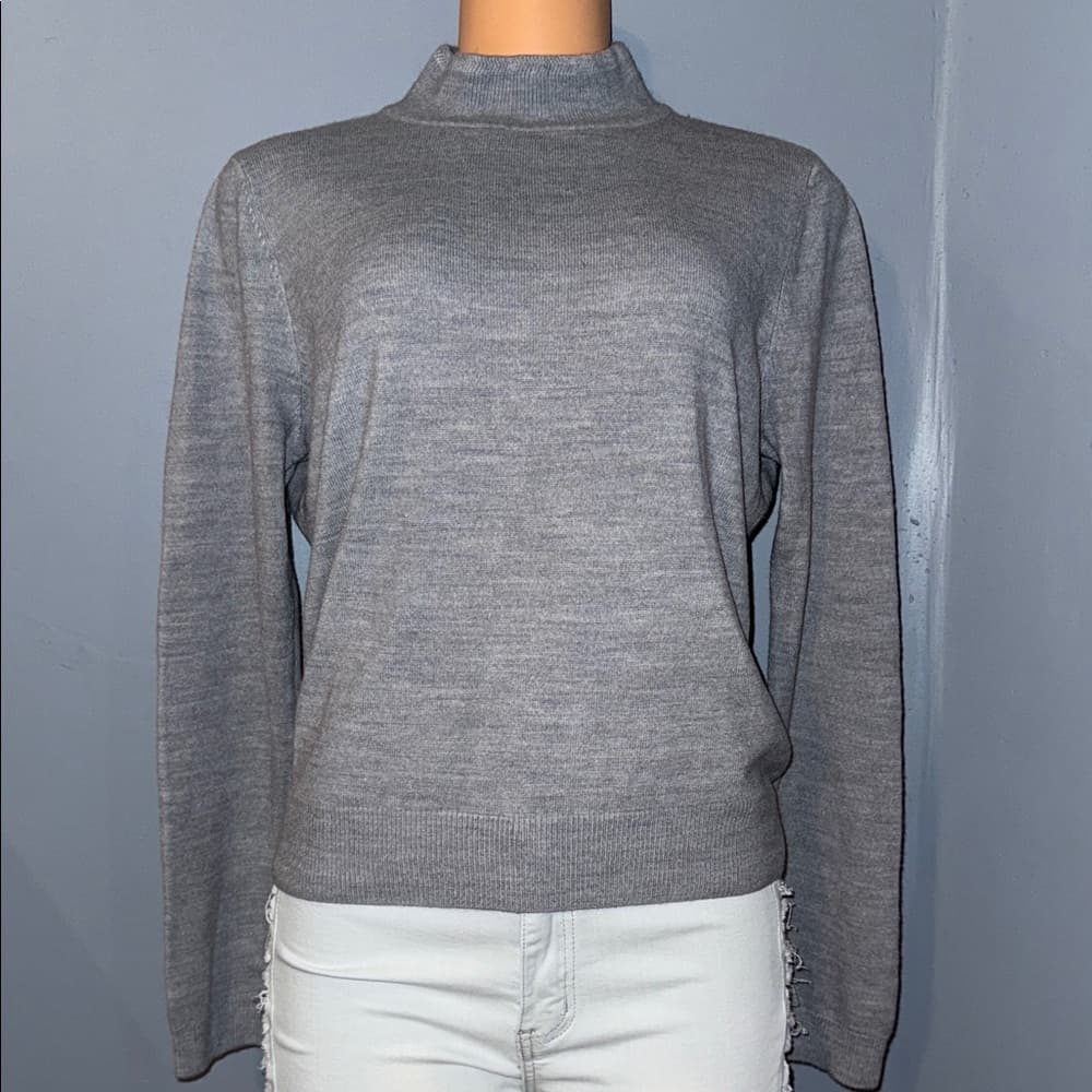 Sag Harbor Grey Long Sleeve Sweater - Size Medium - Thumbnail 6