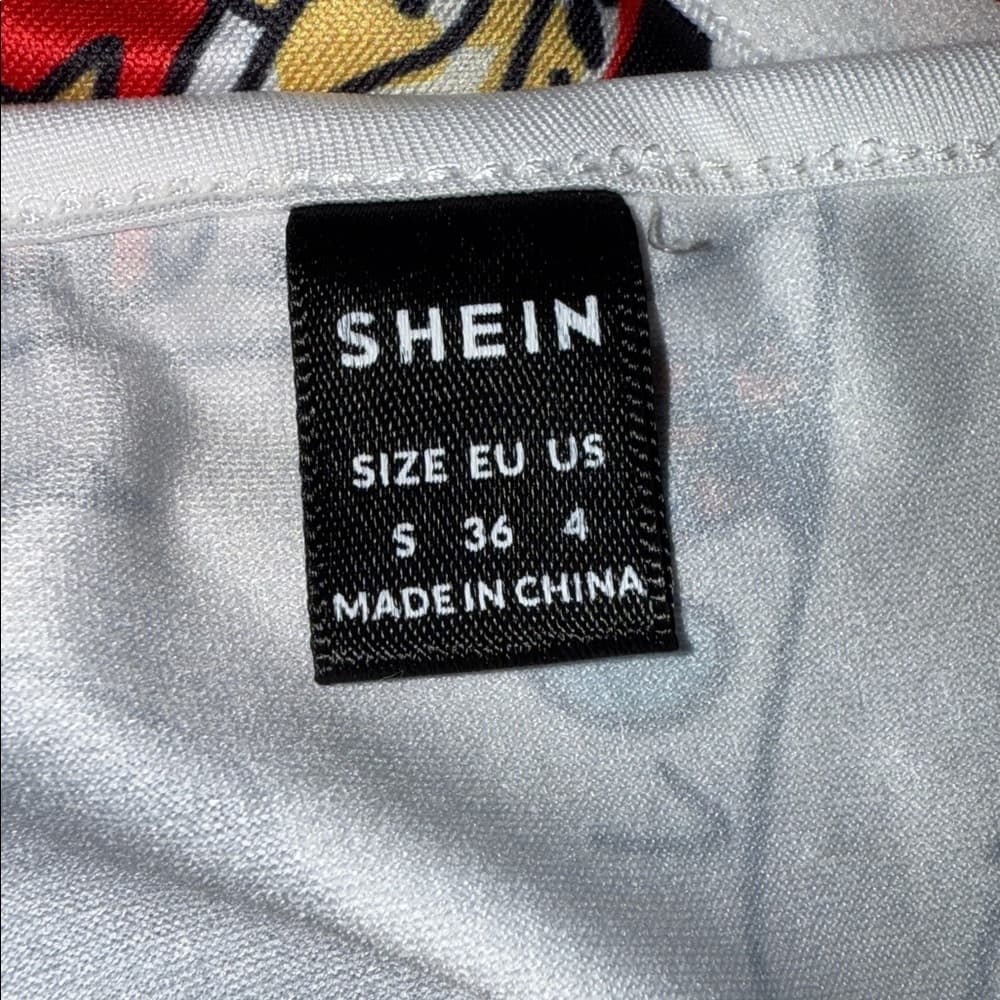 SHEIN Graphic Crop Top - Size 4 - Thumbnail 3